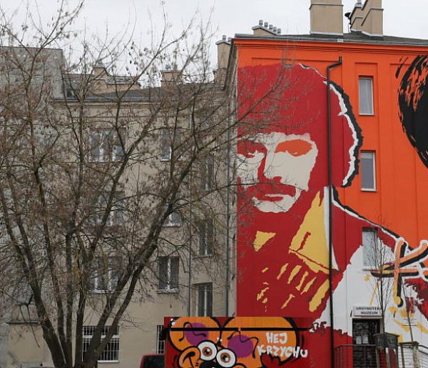 Powstał mural poświęcony Krawczykowi-3433