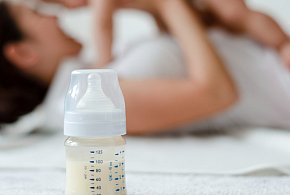 Groźna bakteria w mleku dla niemowląt. Nie podawaj dzieciom!-6291