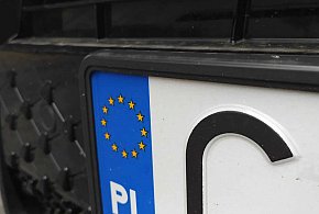 Rejestracja auta przez internet i koniec z przynoszeniem tablic. Rząd przyjął...-9184