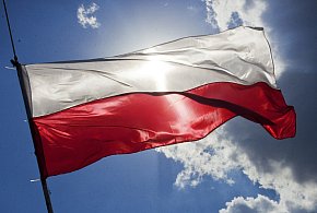 Flaga i hymn na nowo? Rząd chce korekty przepisów dot. symboli narodowych-9250