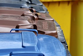 Fioletowe worki na odpady. Oto, co powinno tam trafiać-10194